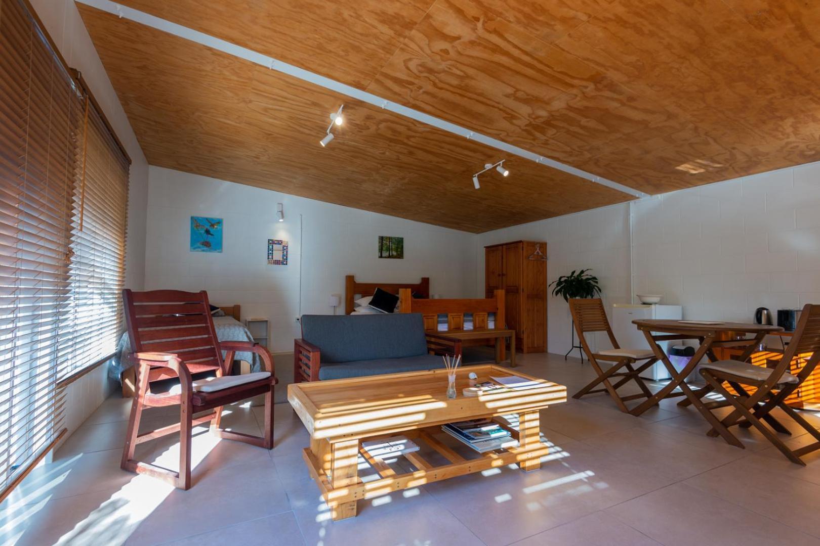 Lodge Front:palms-on-the-beach.kaiteriteri. *